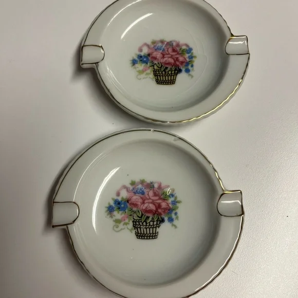 Made In Occupied Japan Set Porcelain Gold Lined Ashtrays - Picture 1 of 5